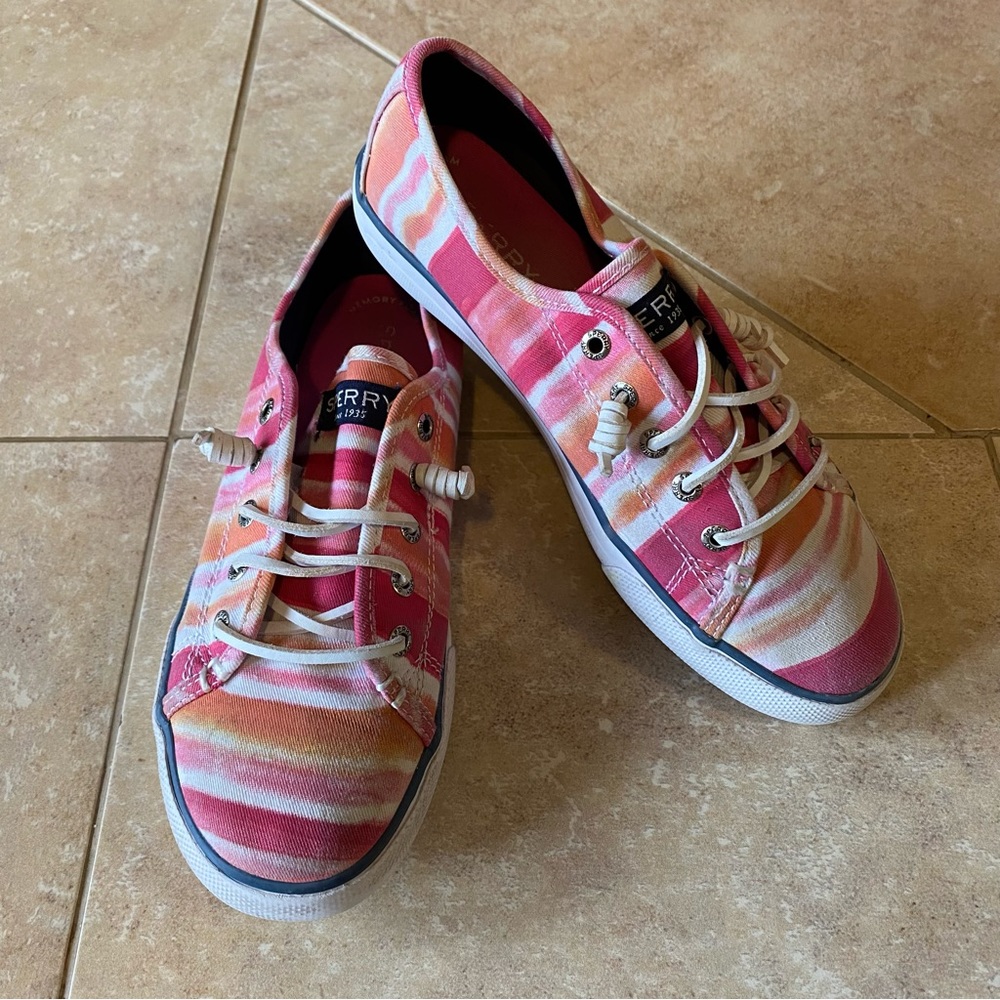 Sperry Seacoast slip on sneakers 4M